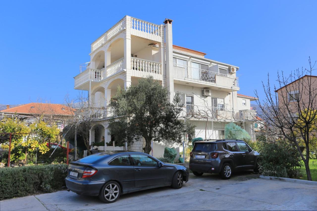 Apartments And Rooms With Parking Space Kastel Stafilic, Kastela - 18673 Экстерьер фото