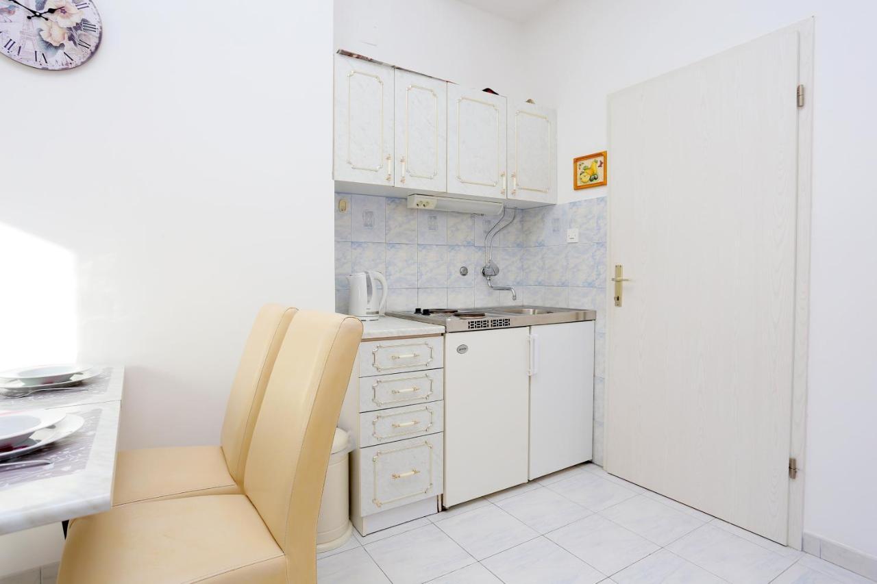 Apartments And Rooms With Parking Space Kastel Stafilic, Kastela - 18673 Экстерьер фото