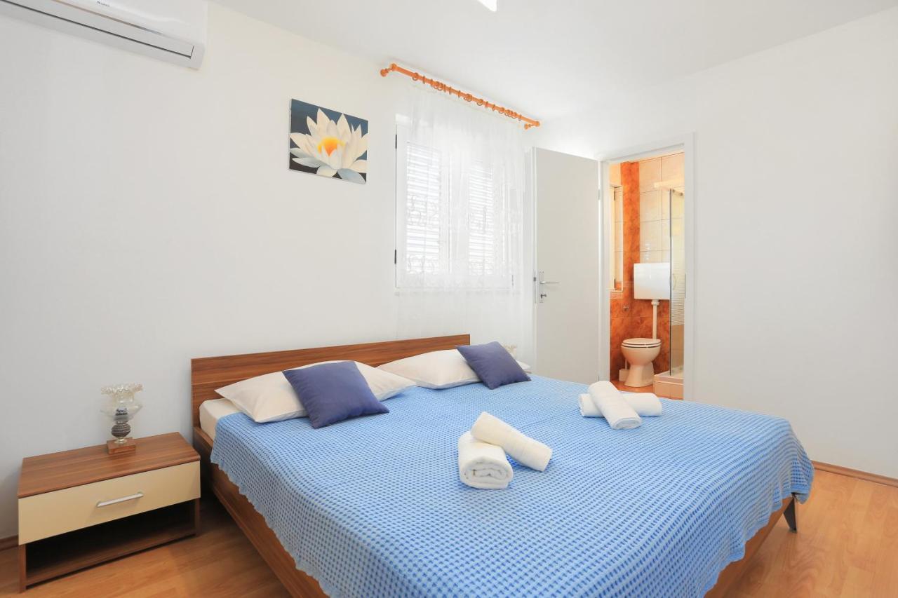 Apartments And Rooms With Parking Space Kastel Stafilic, Kastela - 18673 Экстерьер фото